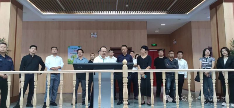 云南省曲靖市政府副市长吴静一行到老子有钱lzyq88官网集团旅行考察